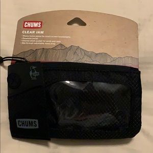 CHUMS CLEAR JAM PHONE HOLDER AND RUNNING BELT